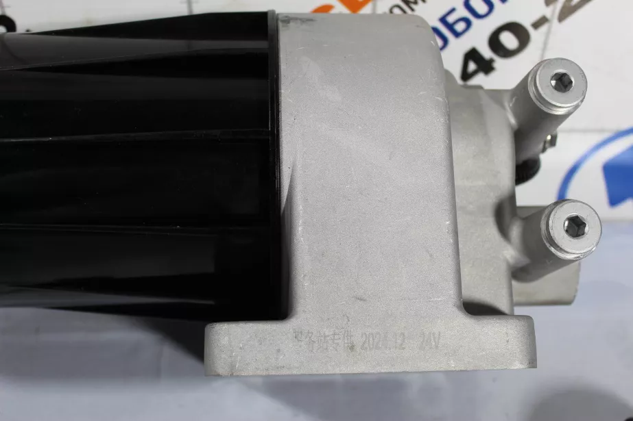 Корпус топливного фильтра сепаратор с кронштейном (вход справа) SITRAK, T5G для грузовиков *