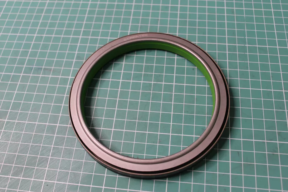 Сальник коленвала D140, H12,5, (Rear, 115*140*12,5) CREATEK, WP12, (CK9815) для грузовиков *