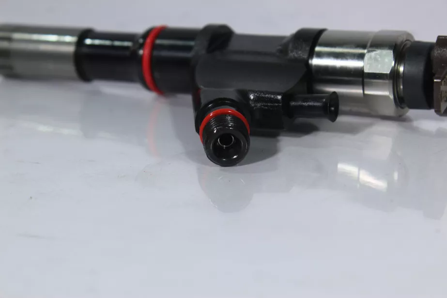 Форсунка топливная AUTOMAX, Евро-4, D12, (095000-8910) для грузовиков *