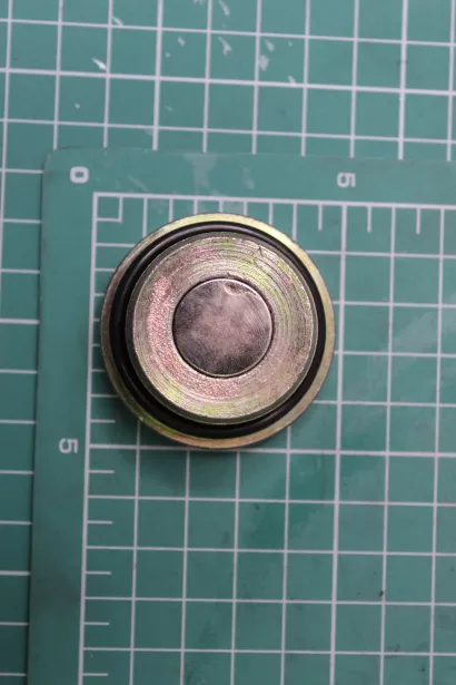 Пробка картера моста (магнитная) HOWO для грузовиков *