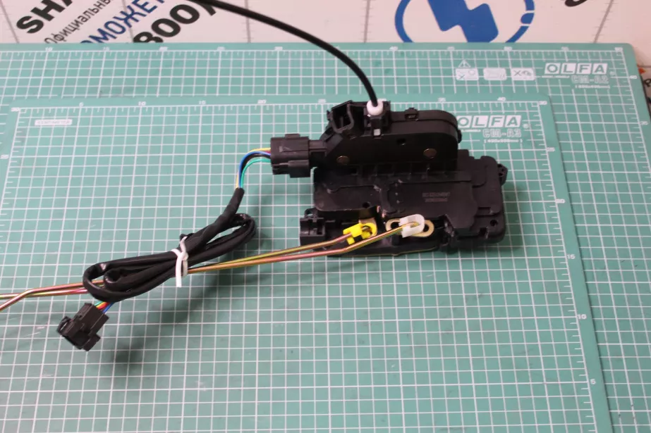 Замок двери (L, Электрический) SHAANXI, X3000 для грузовиков *