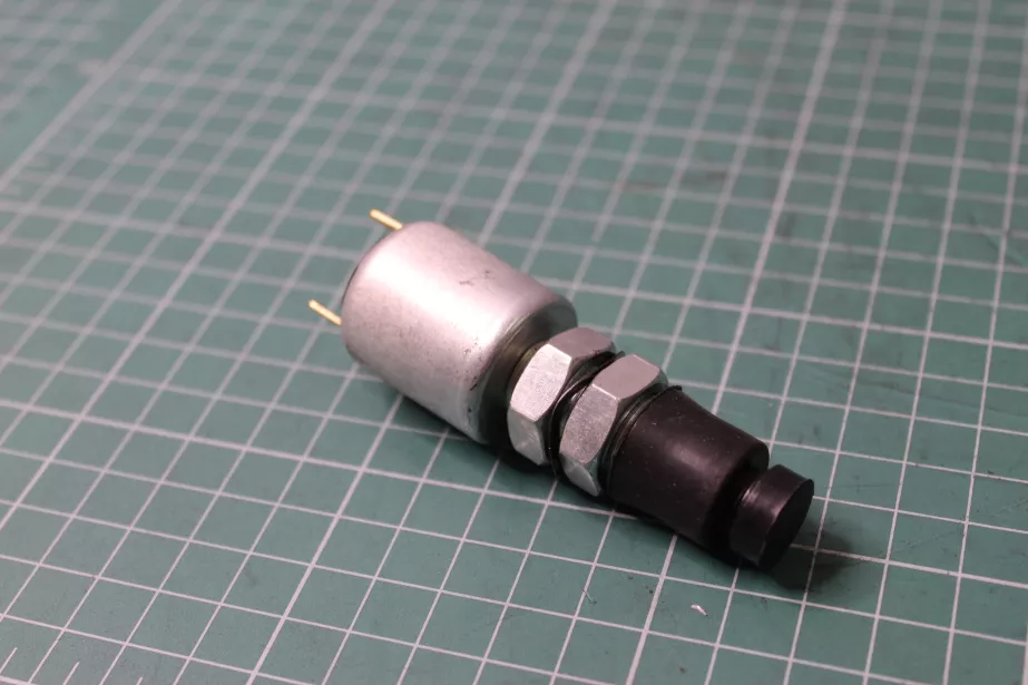 Датчик стоп-сигнала (лягушка) HOWO для грузовиков *