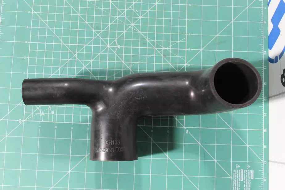 Патрубок радиатора D37,5, L315, DONG FENG, Евро-3, Евро-4, (10448700) для грузовиков *