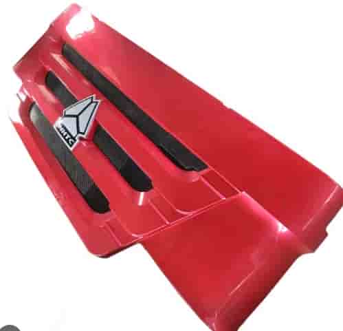 Капот (Красный, в сборе с обтекателями 2011г.) HOWO