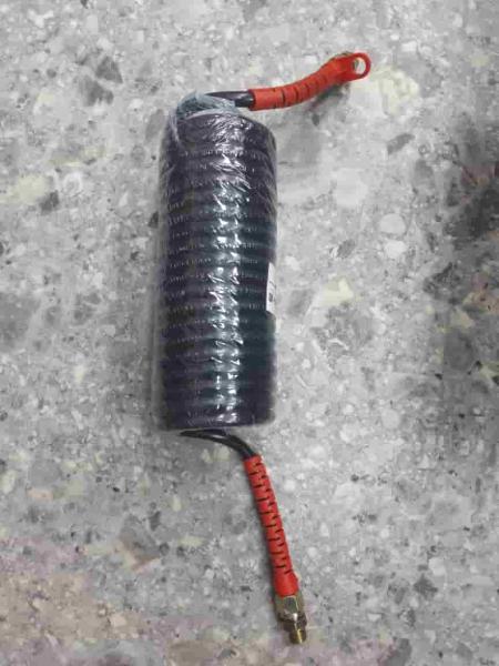 Шланг прицепа (черный, красный наконечник М16, -60С +120С) КНР.