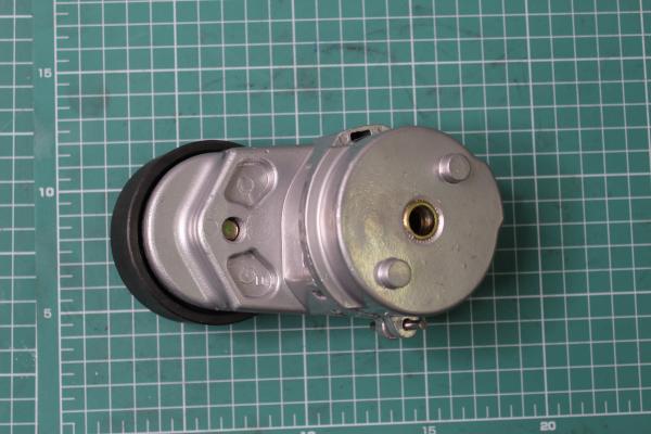 Ролик натяжителя ремня D70, H26, HOWO