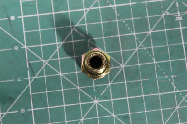 Штуцер соед.трубки подачи масла в турбину SITRAK, MC11.