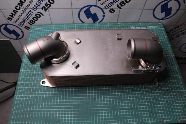 Радиатор масляный ретардера (теплообменник) FULLER, FHB400