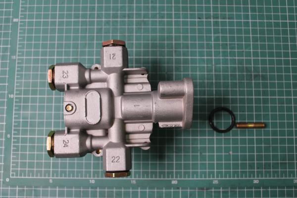 Клапан защитный тормозной системы (4-х контурный) SHAANXI, X3000