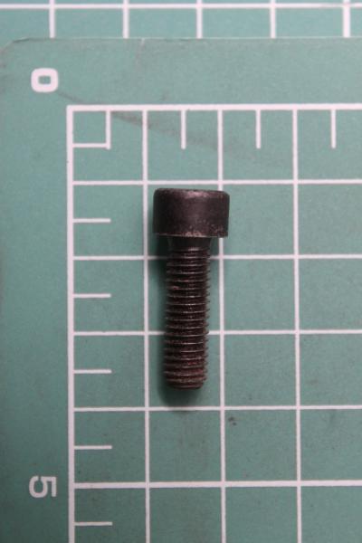 Болт корпуса подшипника переднего моста  L38, ((шестигранный) M12x1.75) SHAANXI