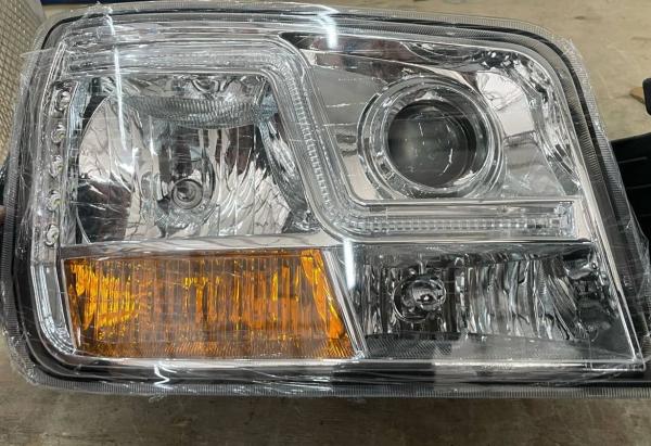 Фара (R, Самосвал ) SHAANXI, X3000