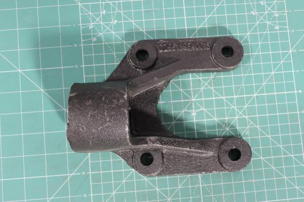 Кронштейн буксировочного крюка (L) SHAANXI, F3000