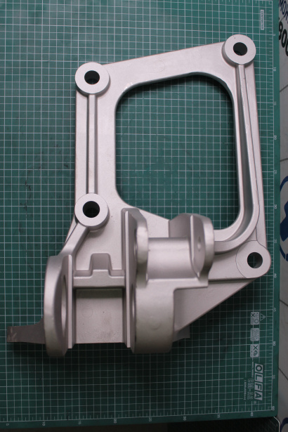 Кронштейн торсиона кабины (R) SHAANXI, X6000 для грузовиков *