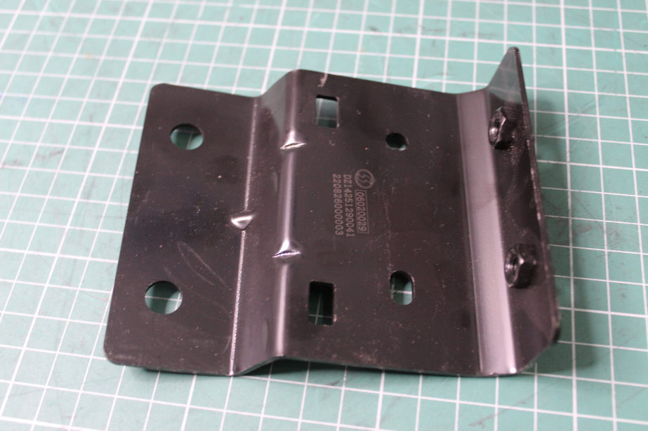 Кронштейн замка инструментального ящика SHAANXI, X3000 для грузовиков *