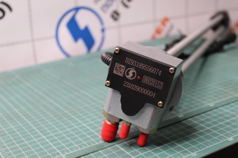 Датчик уровня топлива (доп.бака) SHAANXI, X6000 для грузовиков *