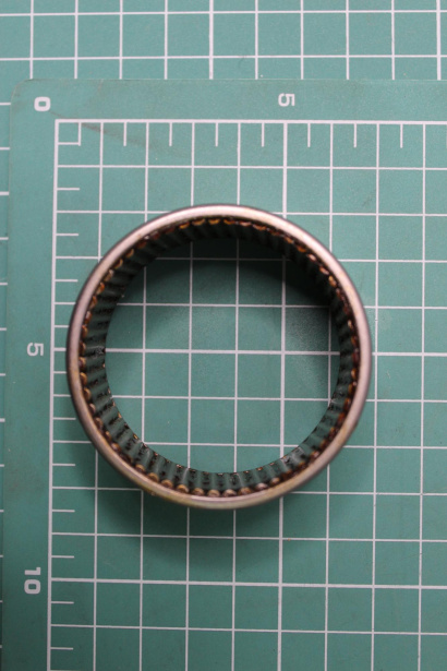 Втулка шкворня нижняя (подшипник HK505825 игольчатый) CREATEK, F2000, (CK8152). для грузовиков SHAANXI