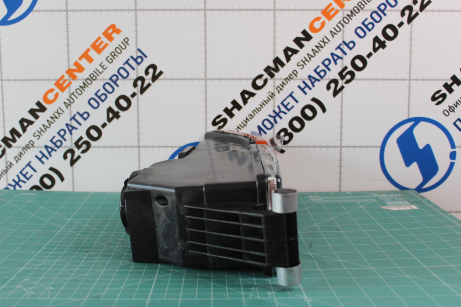 Фара противотуманная (L, с жёлтым поворотником) SITRAK, C7H для грузовиков *