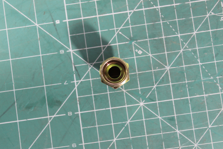 Штуцер соед.трубки подачи масла в турбину SITRAK, MC11. для грузовиков *