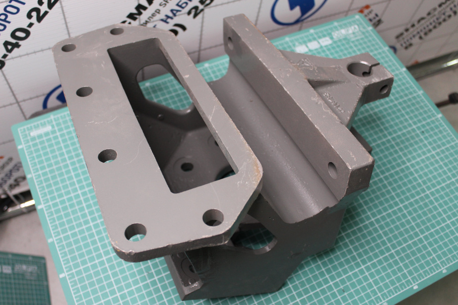 Кронштейн передней рессоры (FR) HOWO, A7 для грузовиков *