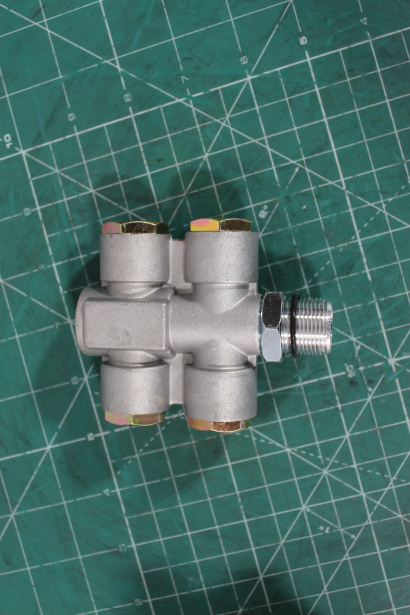 Клапан воздушный соединительный SHAANXI, F3000, (DZ9100360320 WG9000361410) для грузовиков *