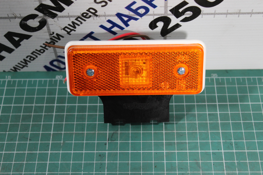 Фонарь указатель габаритов (Оранжевый, Пластик, 12-24V, с кронштейном, с отраж.) LED Light для грузовиков *