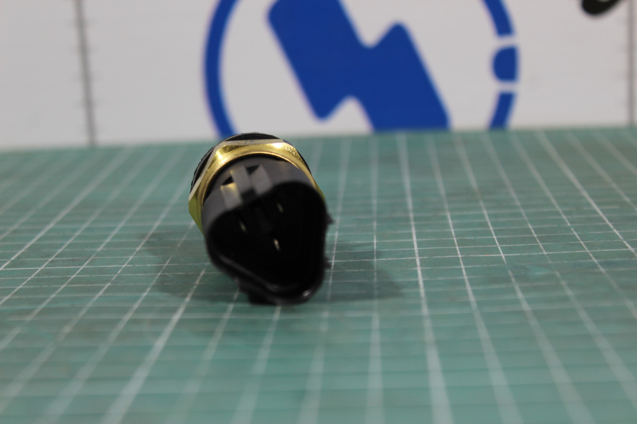 Датчик включения гидромуфты (76°/84°C) SHAANXI для грузовиков *