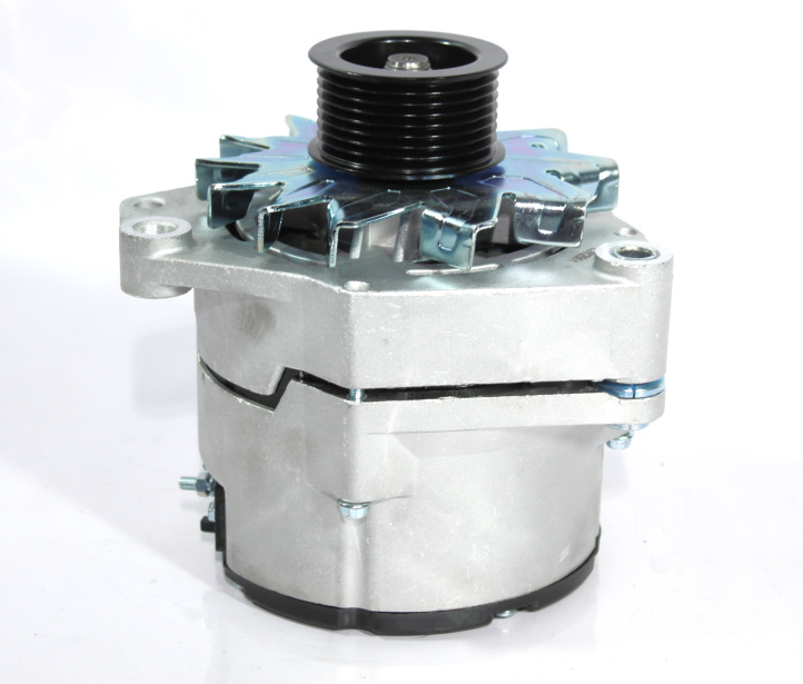 Генератор (под ручейковый ремень 8PK 28V/70A) SHAANXI, F3000, WP10, (612600090506) для грузовиков *