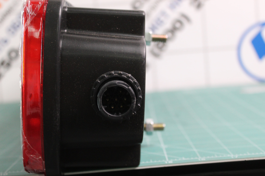 Фонарь (RL, 4 болта) SITRAK, T5G. для грузовиков *