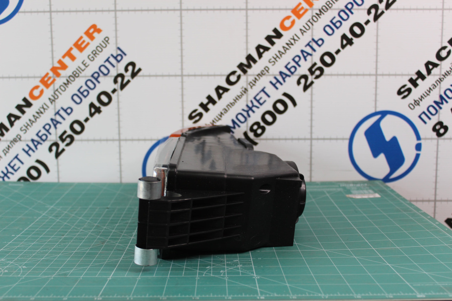 Фара противотуманная (R, с жёлтым поворотником) SITRAK, C7H для грузовиков *