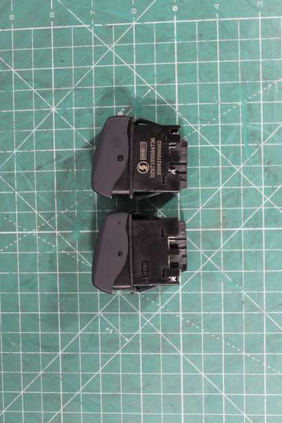 Клавиша включения подогрева топ.бака SHAANXI, X3000 для грузовиков *