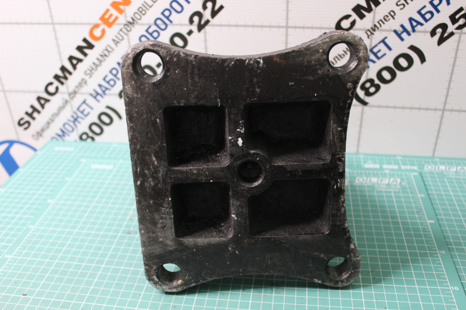 Кронштейн задней рессоры (RR, Черный) SHAANXI, X3000 для грузовиков *