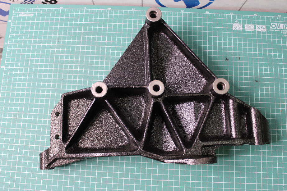 Кронштейн генератора SHAANXI, WP13 для грузовиков *