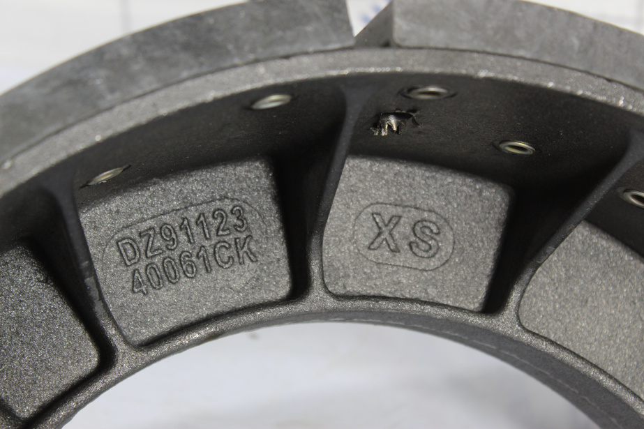 Колодка тормозная (Rear, 18 отверстий) SHAANXI, F3000, (DZ9112340061) для грузовиков *