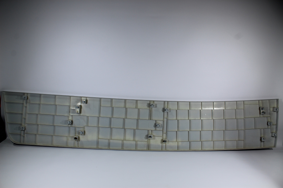 Дефлектор кабины (R, нижний) SHAANXI, X6000 для грузовиков *