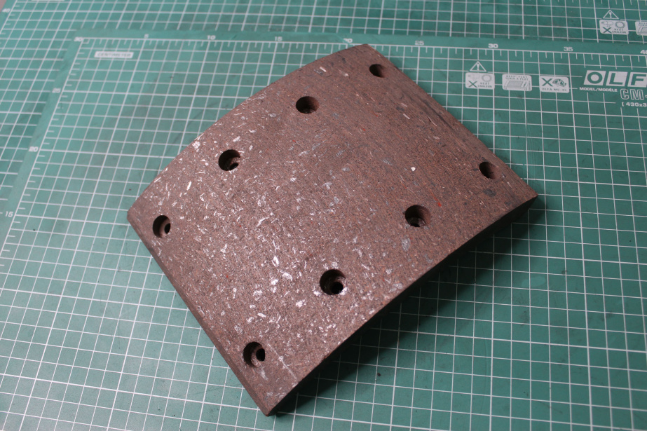 Накладка тормозная (Front, 8 отверстий) FAW, J6 для грузовиков *