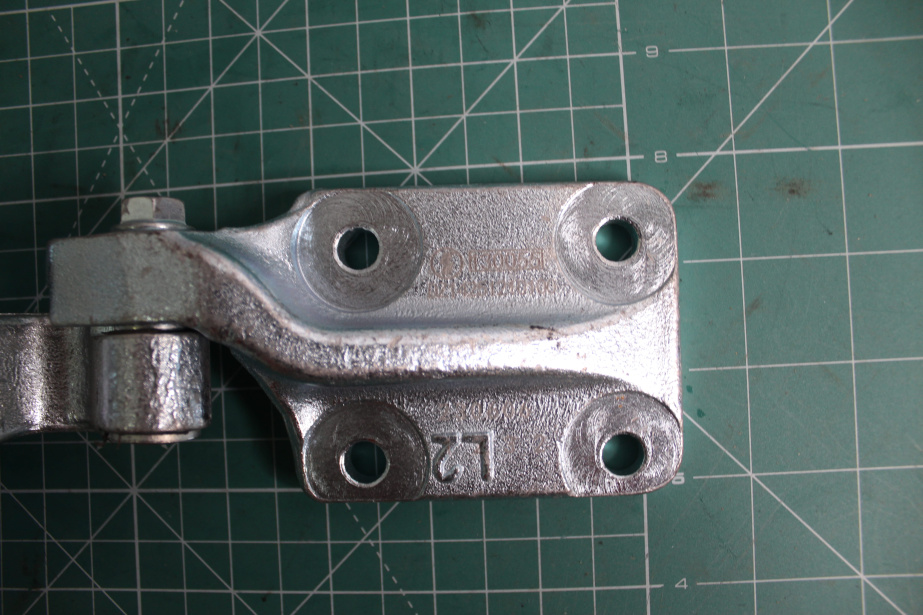 Петля двери (L, нижняя) SHAANXI, X3000, X5000 для грузовиков *