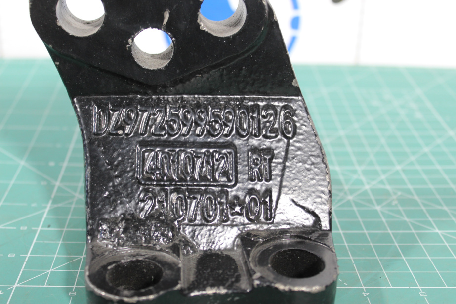 Кронштейн ДВС (RR) SHAANXI, X3000 для грузовиков *