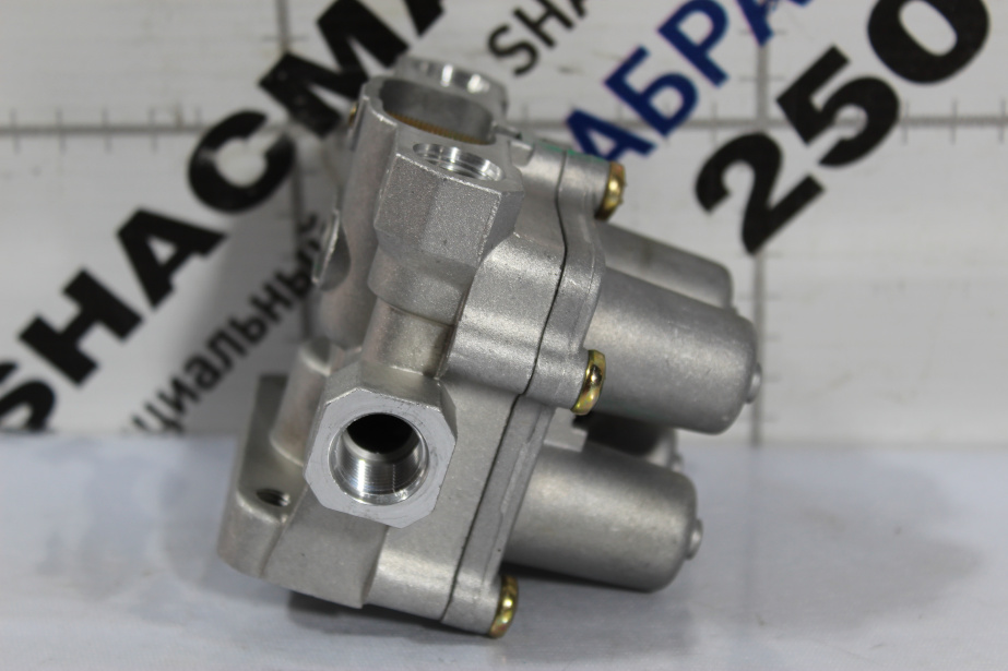 Клапан защитный тормозной системы (4-х контурный) SHAANXI для грузовиков *