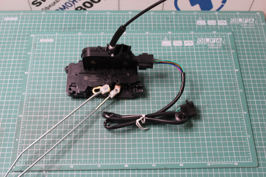 Замок двери (R, Электрический) SHAANXI, X3000 для грузовиков *