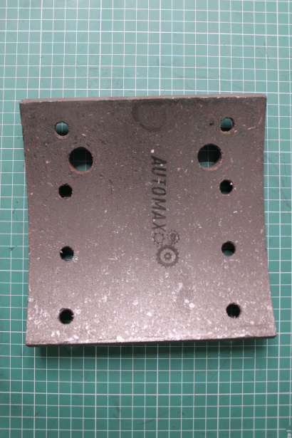 Накладка тормозная (Rear, 8 отверстий) AUTOMAX, F2000, (AM1267) для грузовиков *