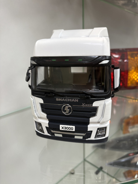 Моделька (Тягач, 6х4 1:25) SHAANXI, X3000 для грузовиков *